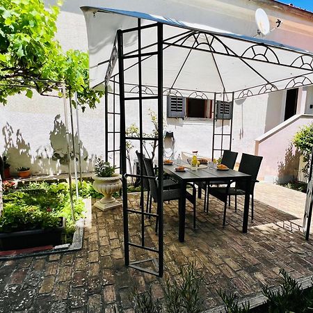 V&V Apartment Пула Экстерьер фото